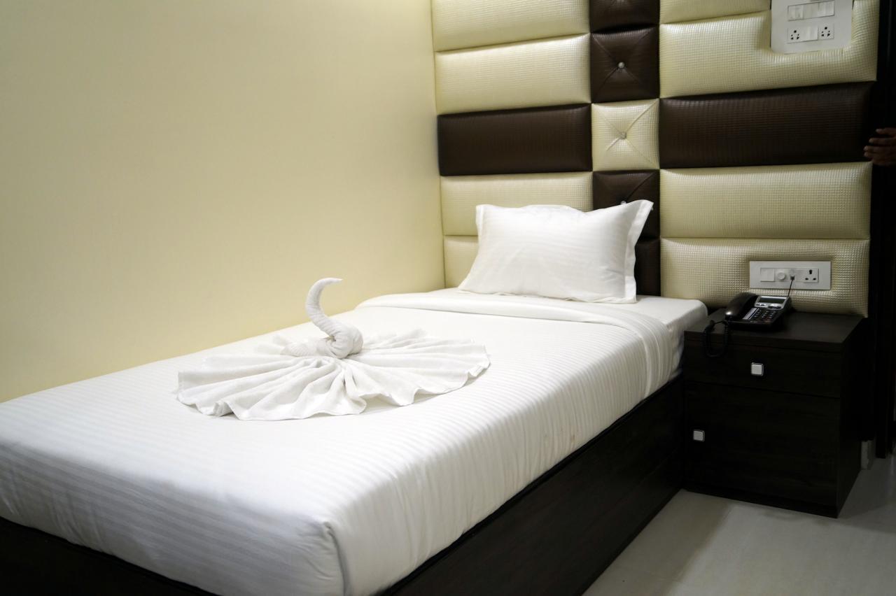 Māldah Hotel Silver Arcade מראה חיצוני תמונה